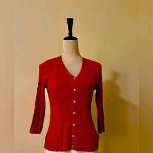 Liz clairbone red woman blouse size Small stretch material casual wear twice